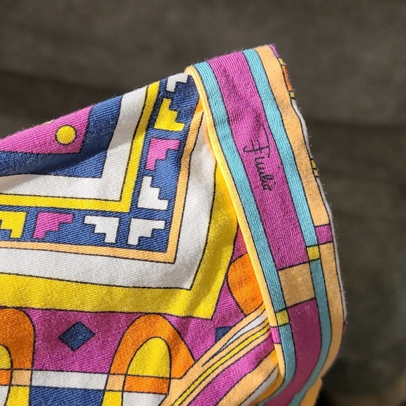 Emilio Pucci stunning top with open back size 46 NWT - Picture 3 of 12